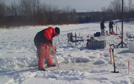 Figure 11 When we use chain saw for cut the ice cover a waterjet was produced